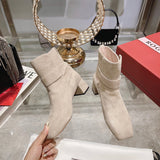 Three-quarter angle view of Roger Vivier luxury piece style No.110