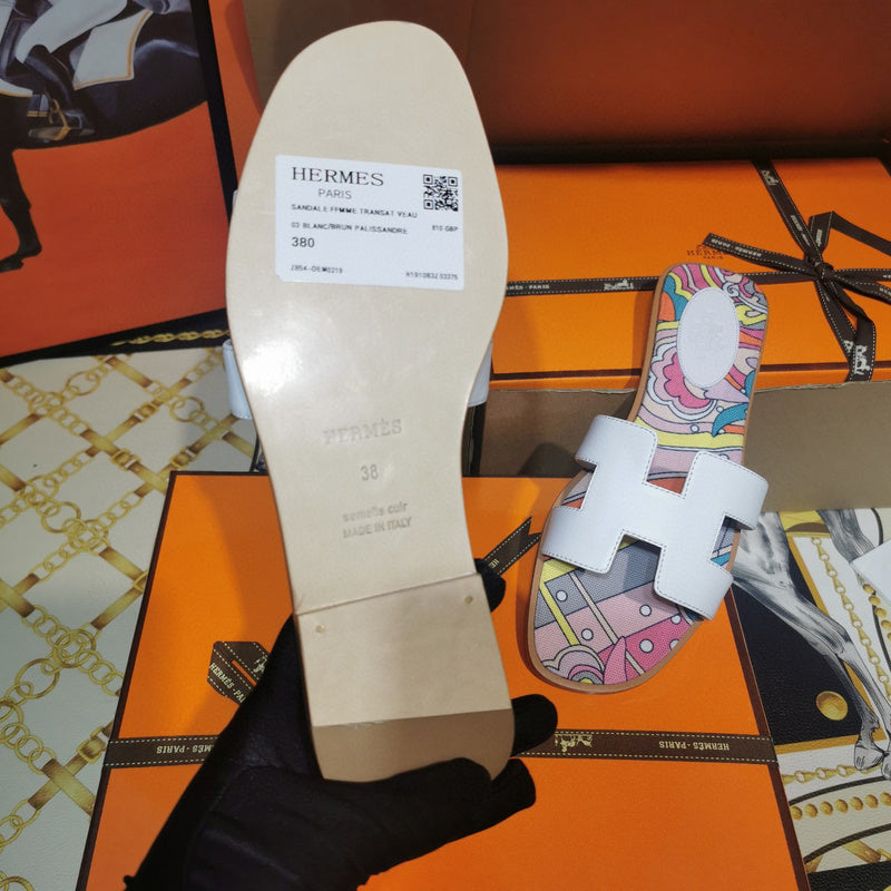 Hermès Nude Flat Thong Sandals - Sole Detail View
