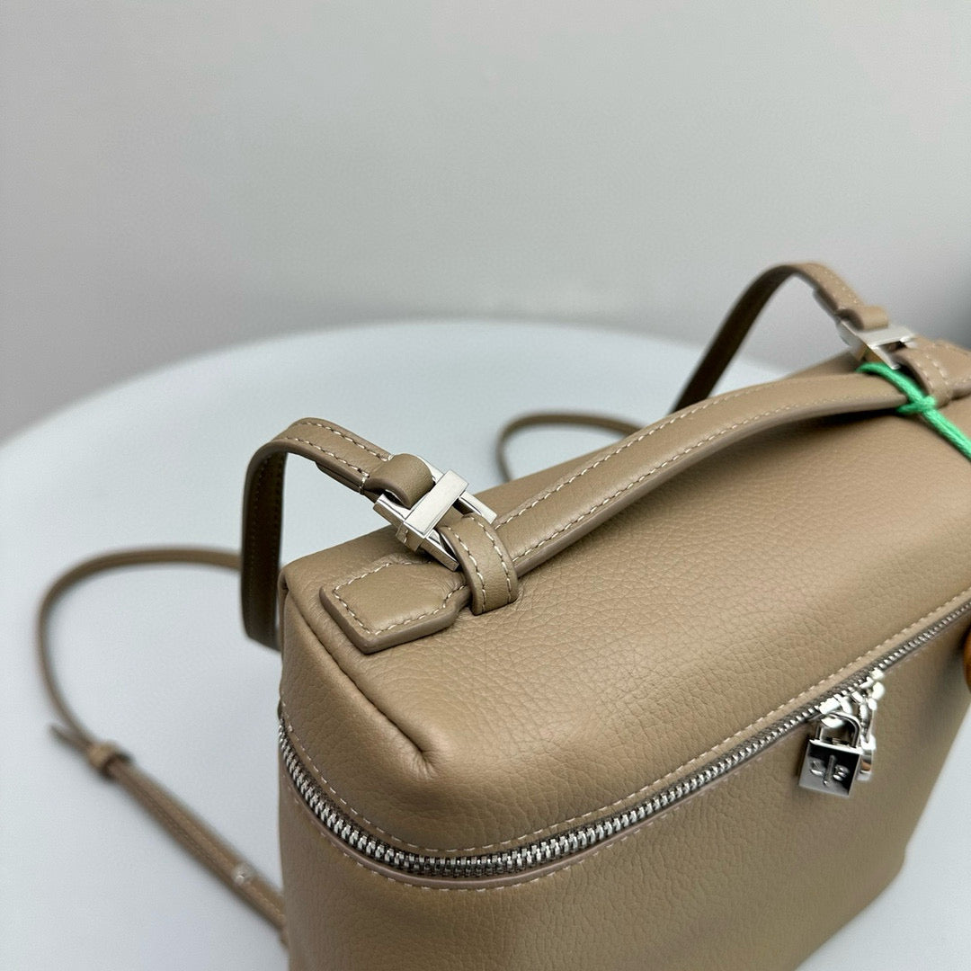 Bags- Loro P Extra Pocket Backpack Elegant Everyday Designer Handbag