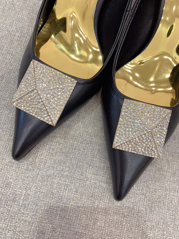 Three-quarter angle view of Valentino Garavani luxury piece style No.226
