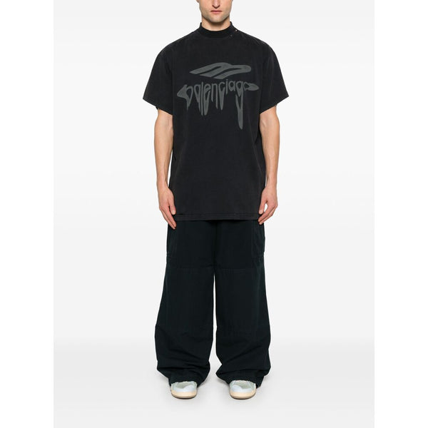 Balenciaga premium tee shirts detail and craftsmanship close-up