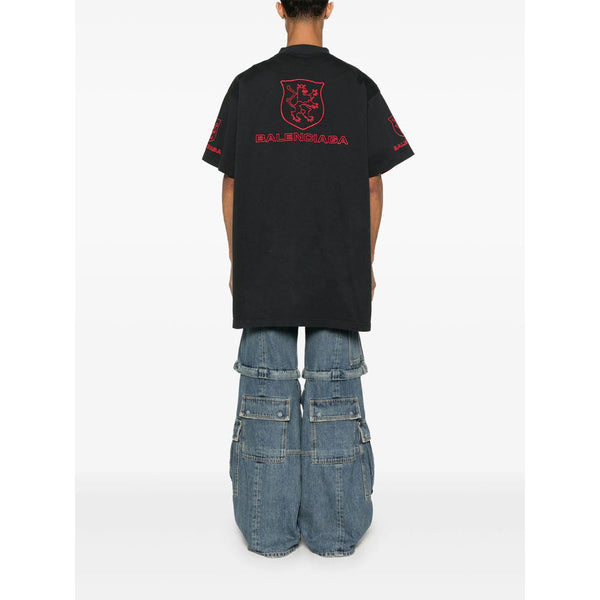 Balenciaga premium tee shirts detail and craftsmanship close-up