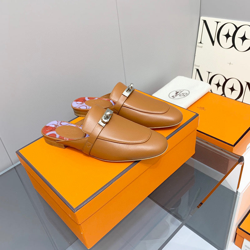 Hermès Camel Gladiator Sandals - Detail Shot of Craftsmanship