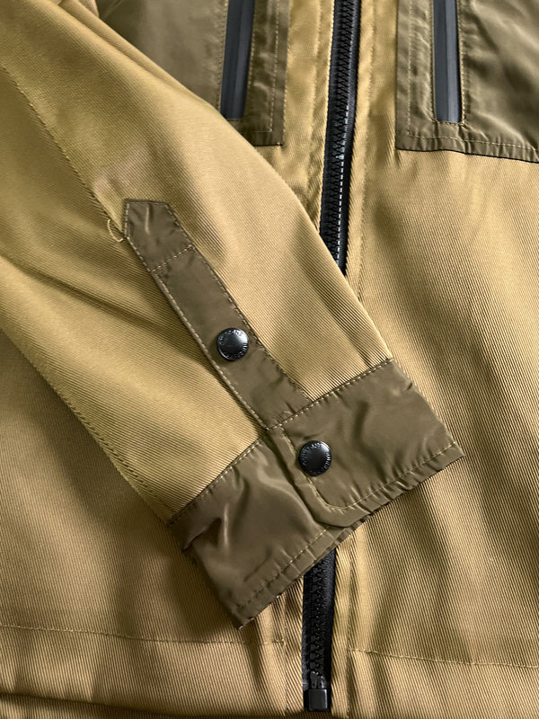 Texture and finish detail of Burberry luxury piece style No.507