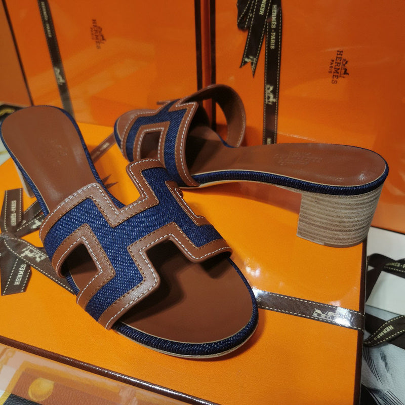 Hermes sandals Style 053 - angled studio shot