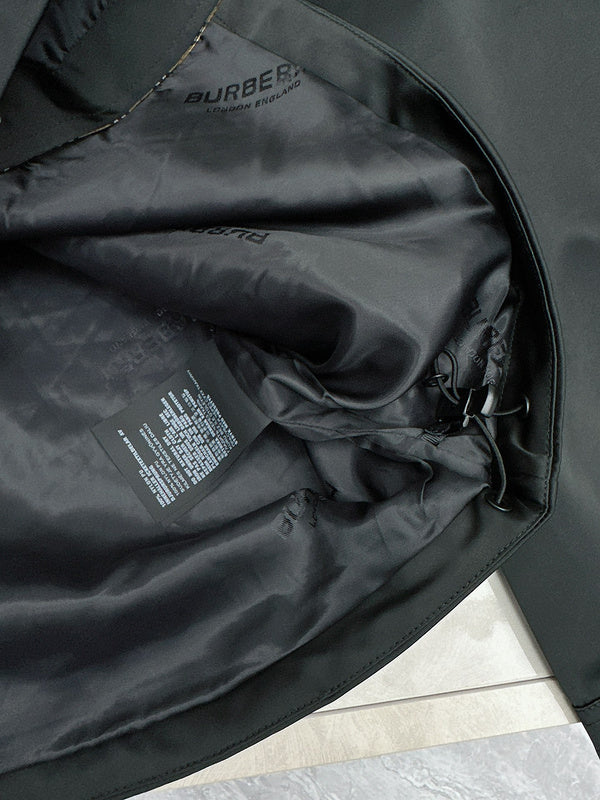 Texture and finish detail of Burberry luxury piece style No.480