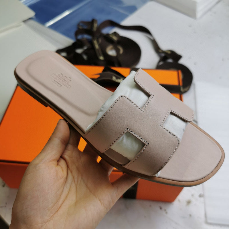 Hermès Chocolate Brown Flat Thong Sandals - Toe Detail View