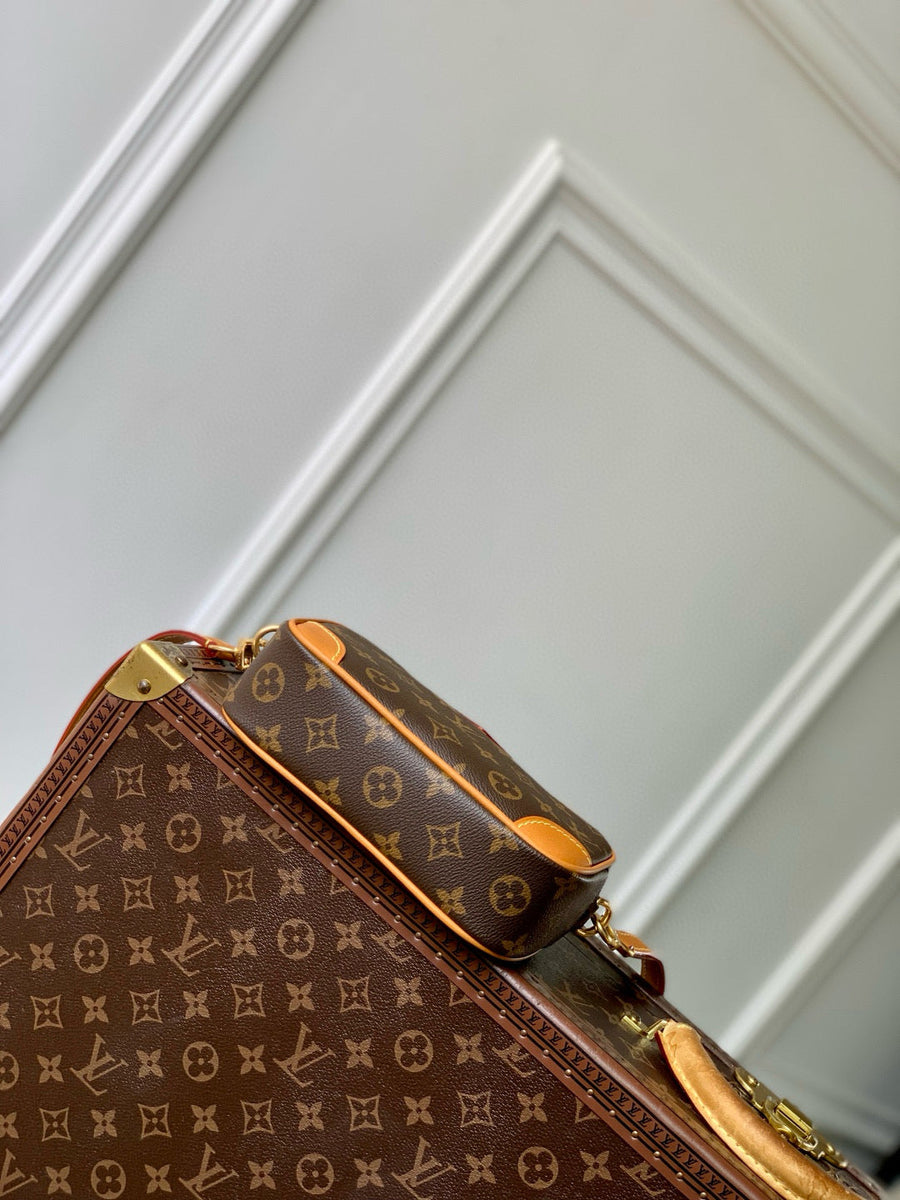 Louis Vuitton Wallets- Louis Vuitton Lou Trocadero Wearable Wallet Elegant Everyday Leather Wallet