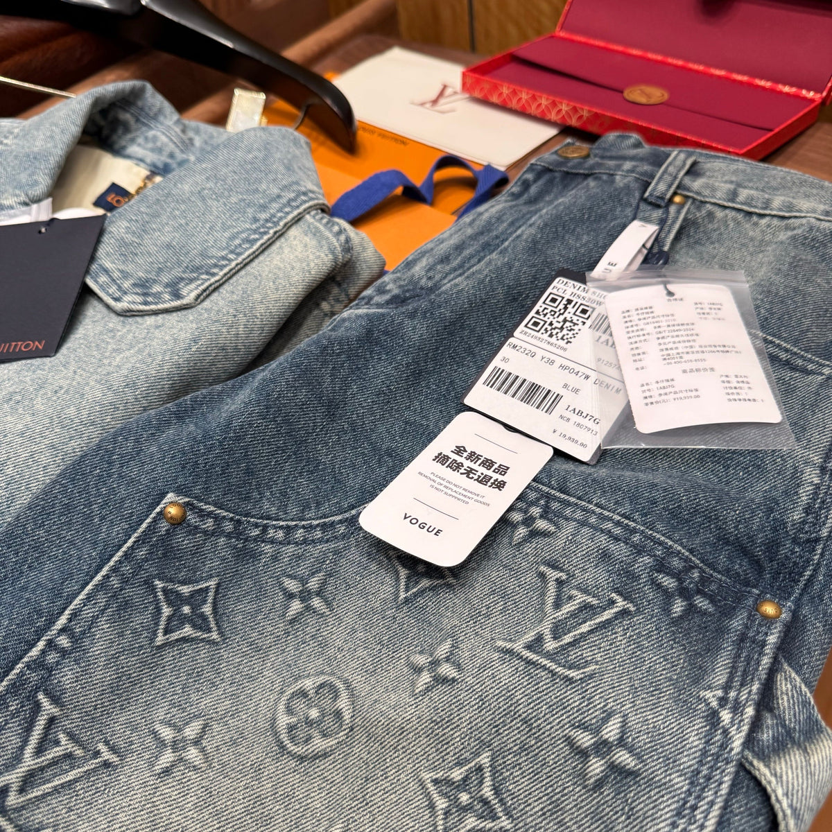 Louis Vuitton Jeans- Louis Vuitton Lou Denim Shorts Classic Everyday Designer Jeans