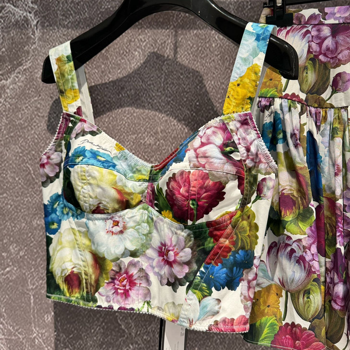 Tops- D&g Top Elegant Everyday Designer Top