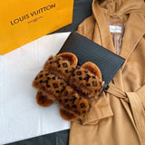 Three-quarter angle view of Louis Vuitton luxury piece style No.158