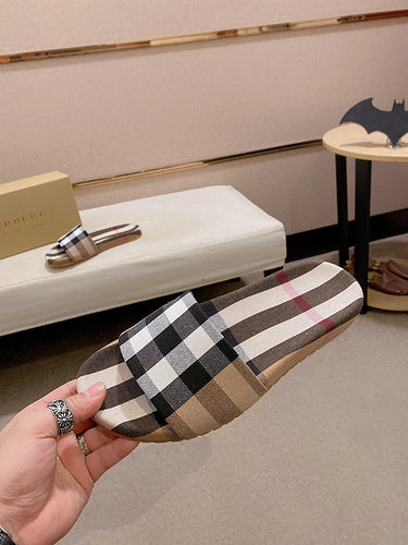 Burberry Black Block Heel Pumps - Full Silhouette View
