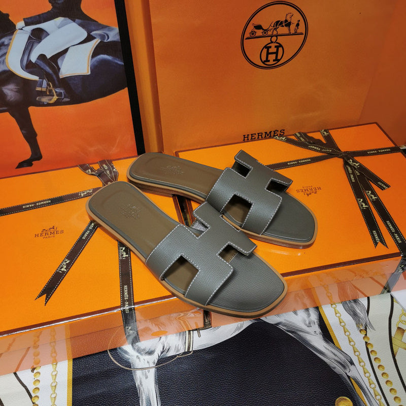 Hermes sandals Style 068 - back heel detail