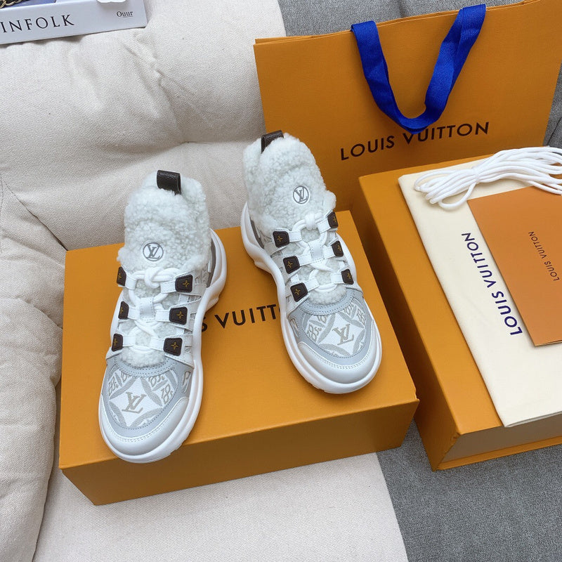 Louis Vuitton shoes Style 322 - full pair display