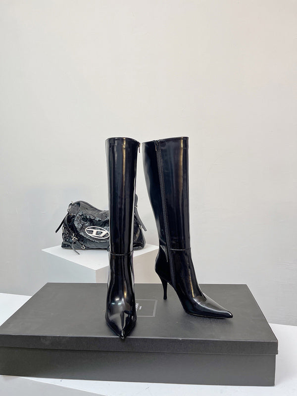 Full silhouette view of Saint Laurent luxury piece style No.050