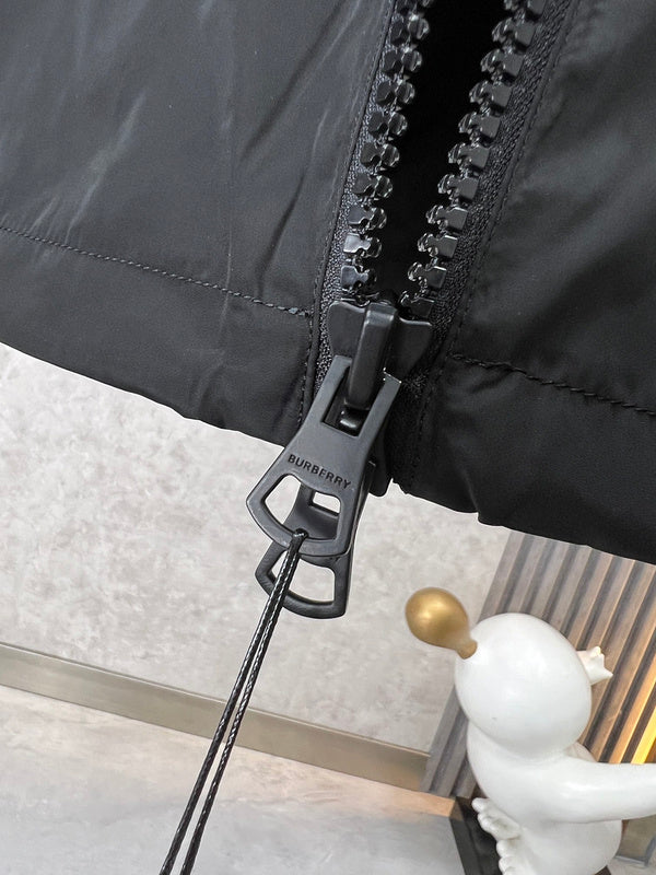 Styling view of Burberry luxury piece style No.542