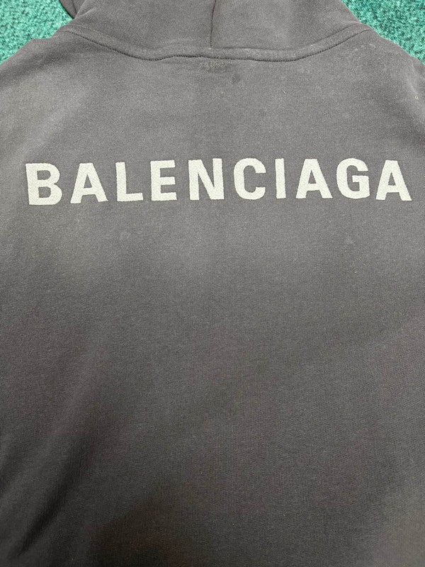 Side profile view of Balenciaga luxury piece style No.098