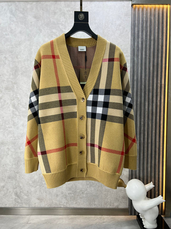 Side profile view of Burberry luxury piece style No.340