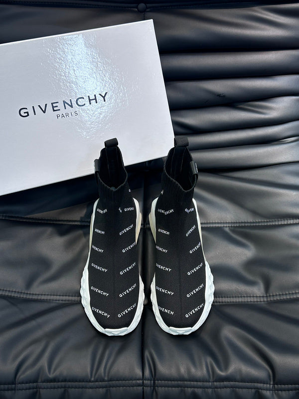 Givenchy shoes Style 175 - logo and branding close-up