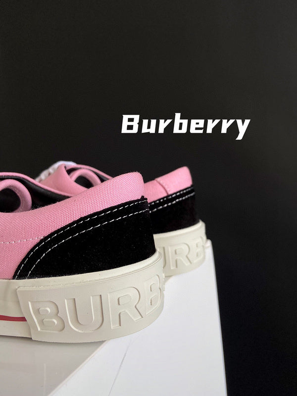 Burberry shoes Style 349 - packaging and accessories