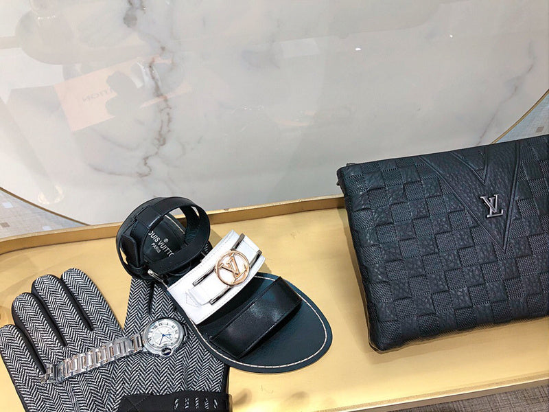 Front view of Louis Vuitton luxury piece style No.056