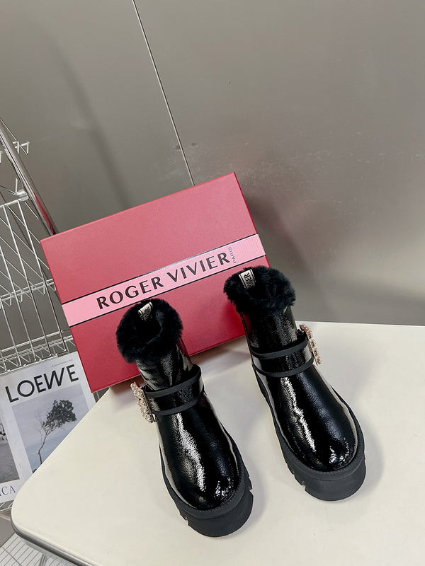 Front view of Roger Vivier luxury piece style No.077