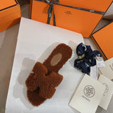 Hermès Camel Low-Top Sneakers - Sole Detail View
