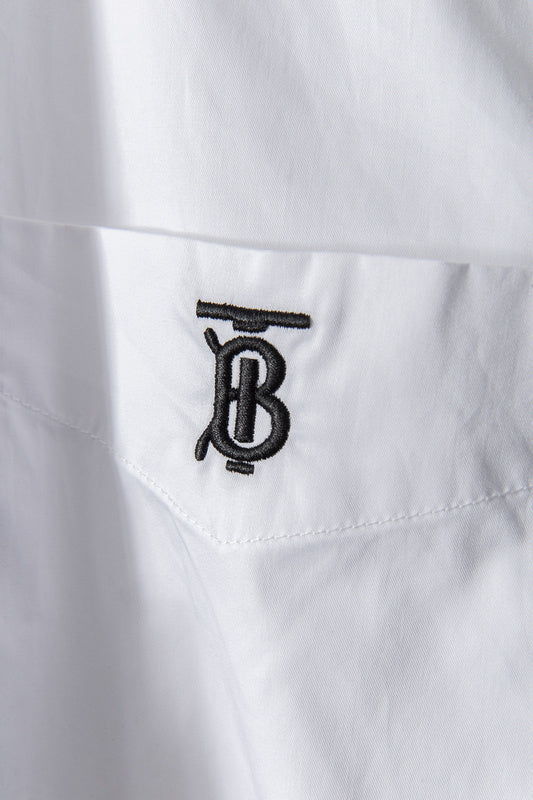 Full silhouette view of Burberry luxury piece style No.031