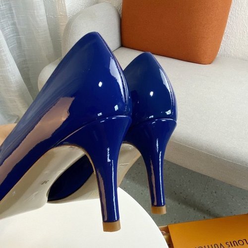 Louis Vuitton shoes front view designer style