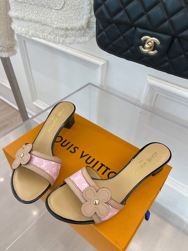 Louis Vuitton Beige Bow-Detail Flats - Heel Detail View
