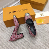 Louis Vuitton shoes Style 243 - top view showing design