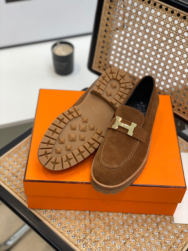 Hermes shoes Style 252 - top view showing design