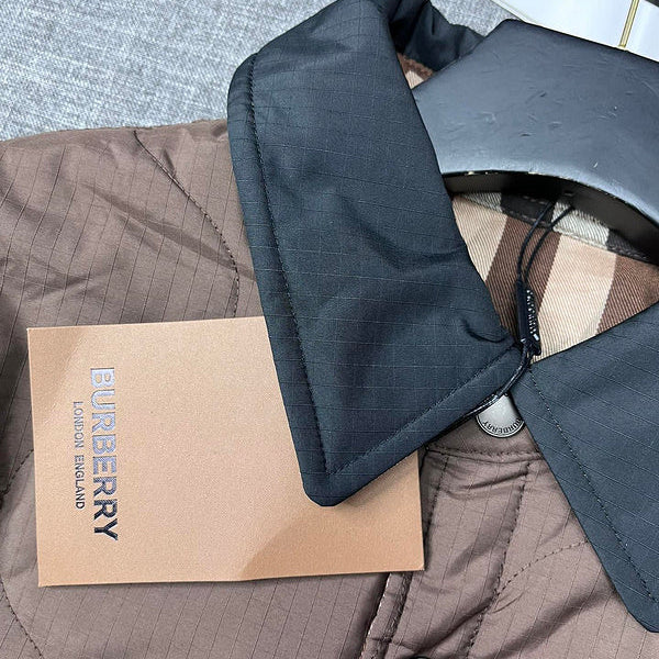Three-quarter angle view of Burberry luxury piece style No.470