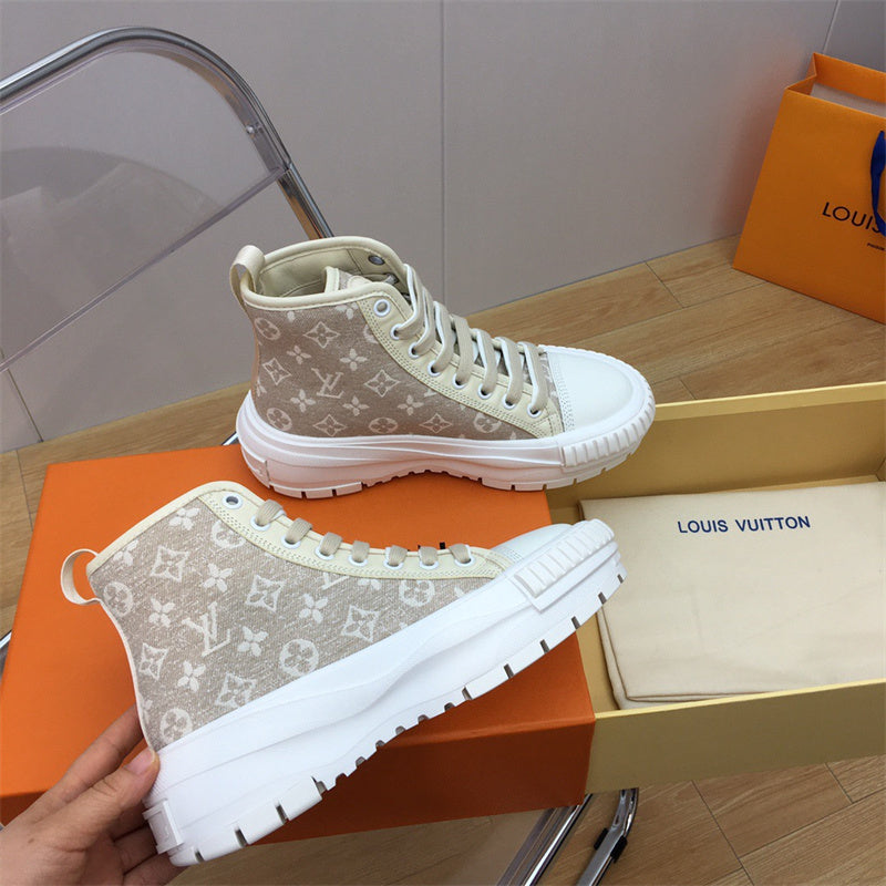 Louis Vuitton shoes Style 269 - top view showing design
