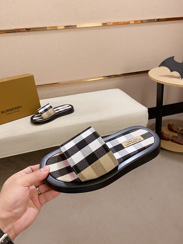 Burberry Nude Bow-Detail Flats - Full Silhouette View