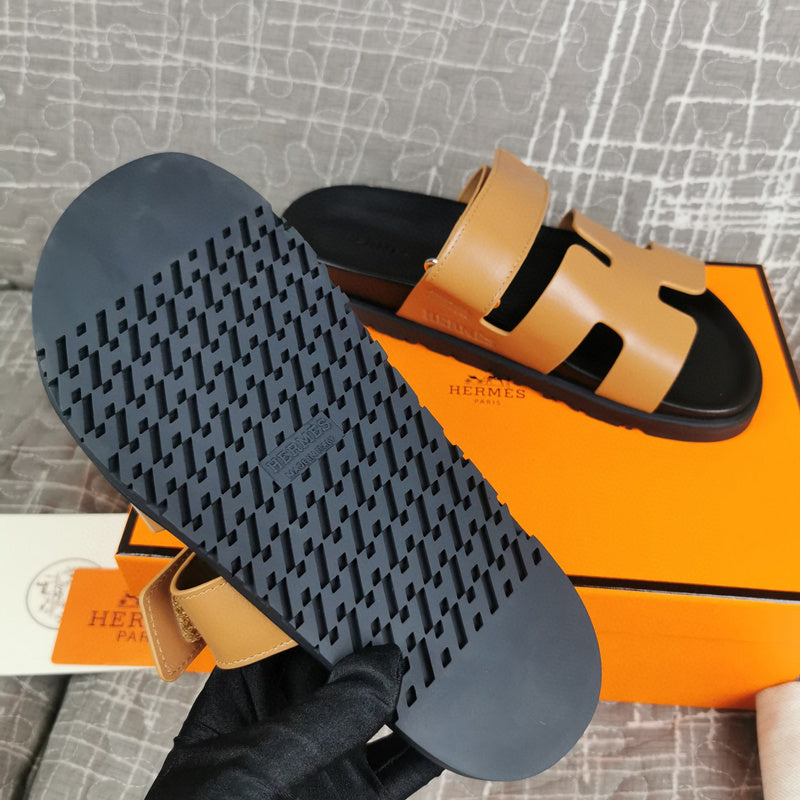 Hermès Chocolate Brown Platform Sandals - Toe Detail View
