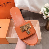 Three-quarter angle view of Louis Vuitton luxury piece style No.025