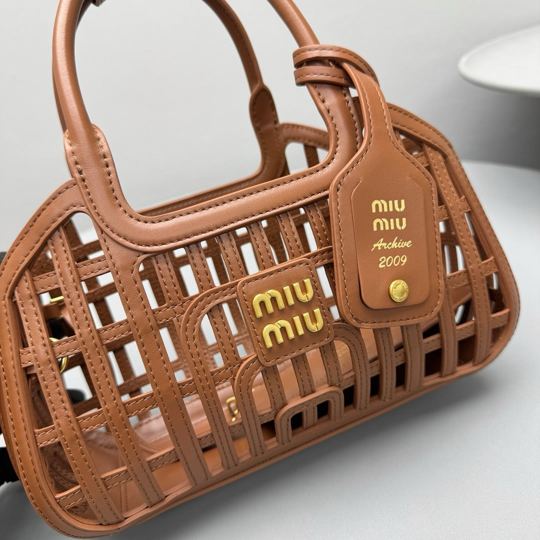 Bags- Miu M Leather Basket Bag Luxury Designer Leather Handbag