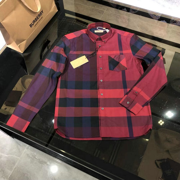 Three-quarter angle view of Burberry luxury piece style No.072