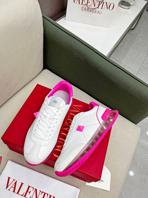 Styling view of Valentino Garavani luxury piece style No.201