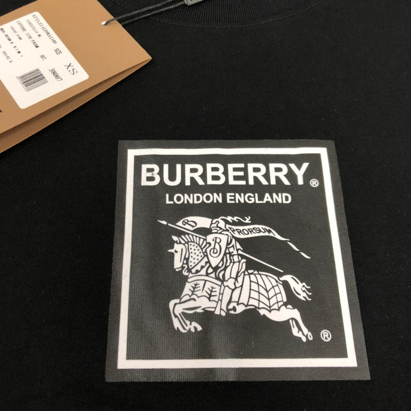Three-quarter angle view of Burberry luxury piece style No.277