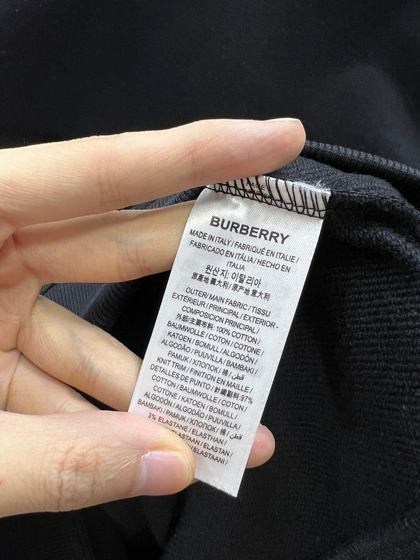 Front view of Burberry luxury piece style No.525