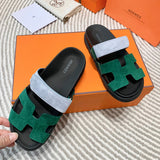 Hermès Red Flat Thong Sandals - Heel Detail View