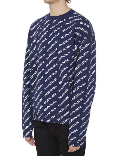 Close-up of Balenciaga jerseys & knitwear hardware and fine stitching