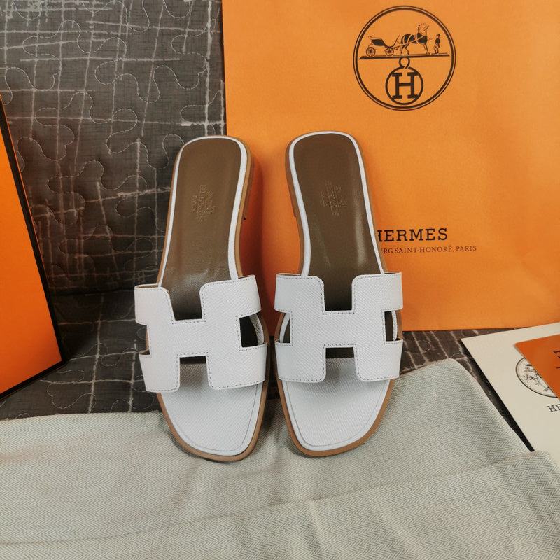 Hermès Chocolate Brown Ankle Strap Sandals - Heel Detail View