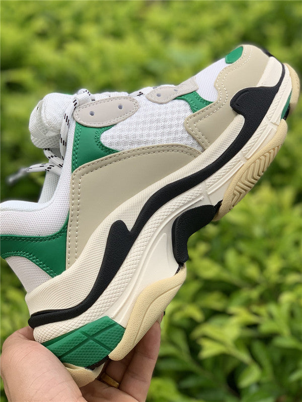 Balenciaga shoes Style 300 - texture and material detail