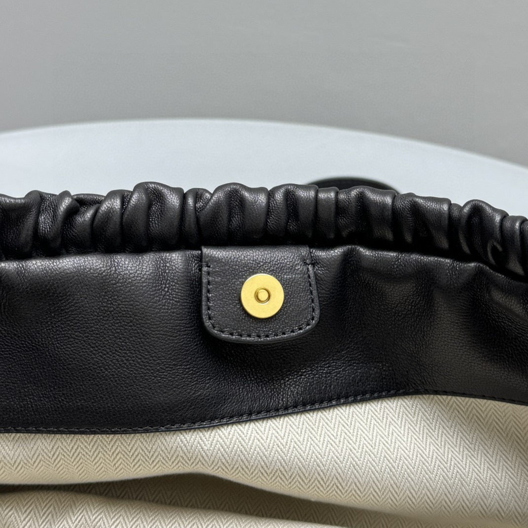 Bags- Miu M Nappa Leather Bag Elegant Everyday Designer Handbag