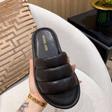 Balenciaga sandals Style 116 - texture and material detail