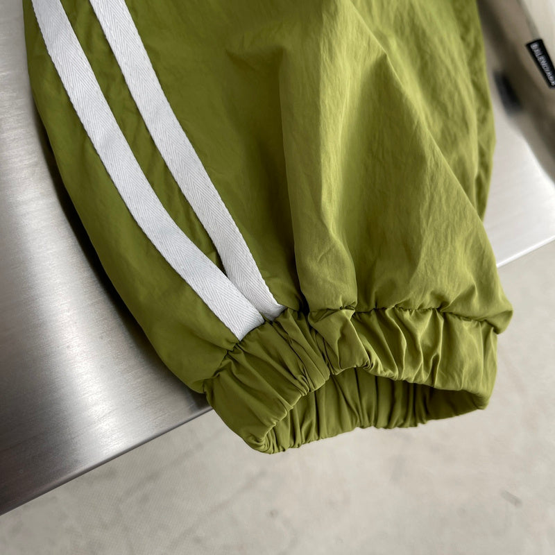 Texture and finish detail of Balenciaga luxury piece style No.211