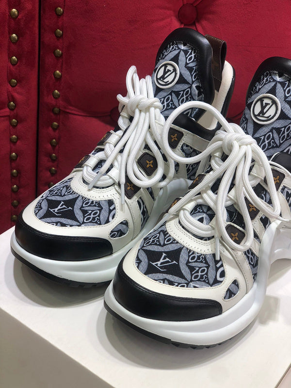 Louis Vuitton shoes Style 190 - back heel detail